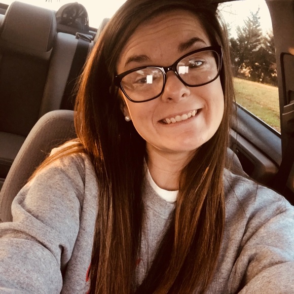 Meet your Posher, Kayla - Picture 1 of 1